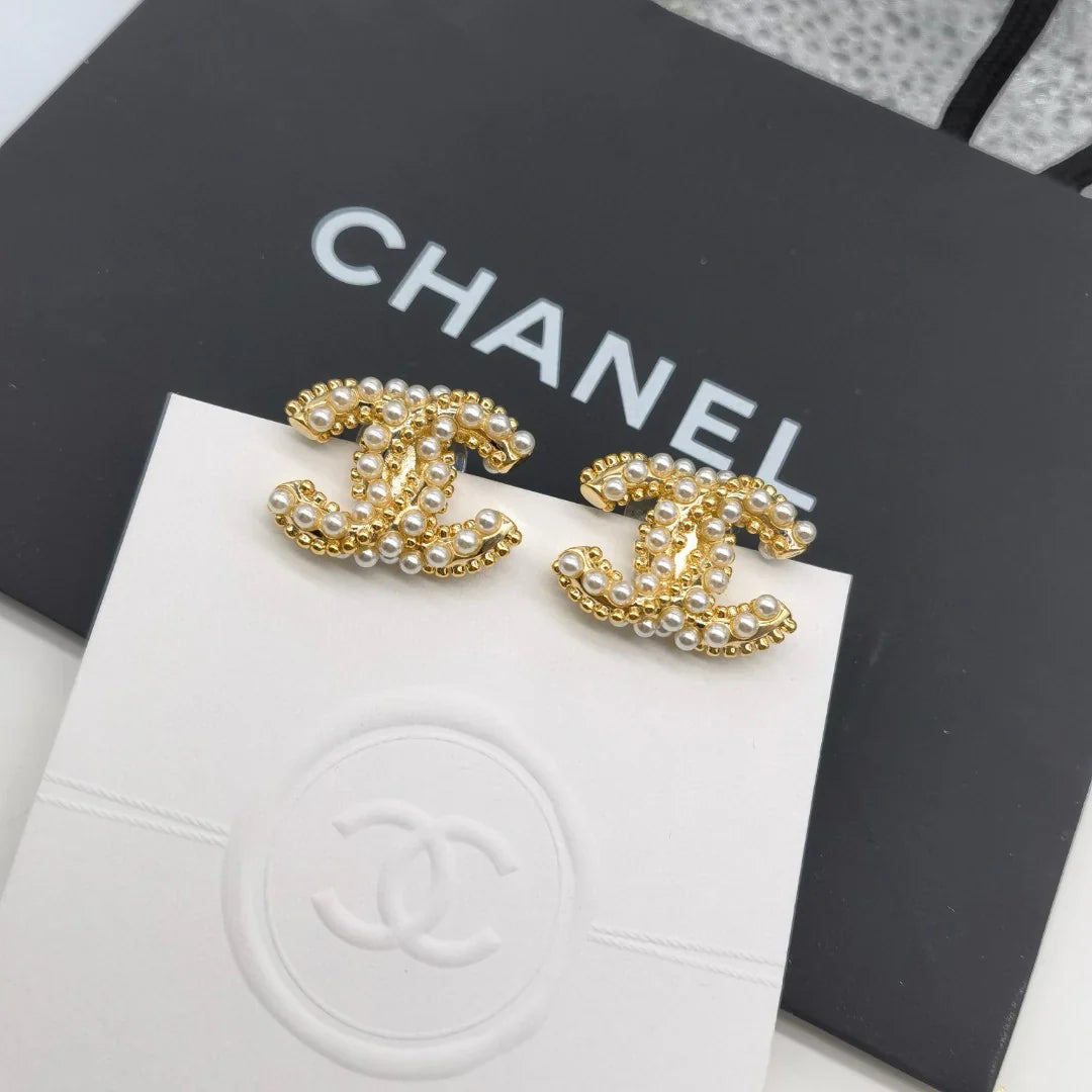 Fashion and versatile earrings 1024052312