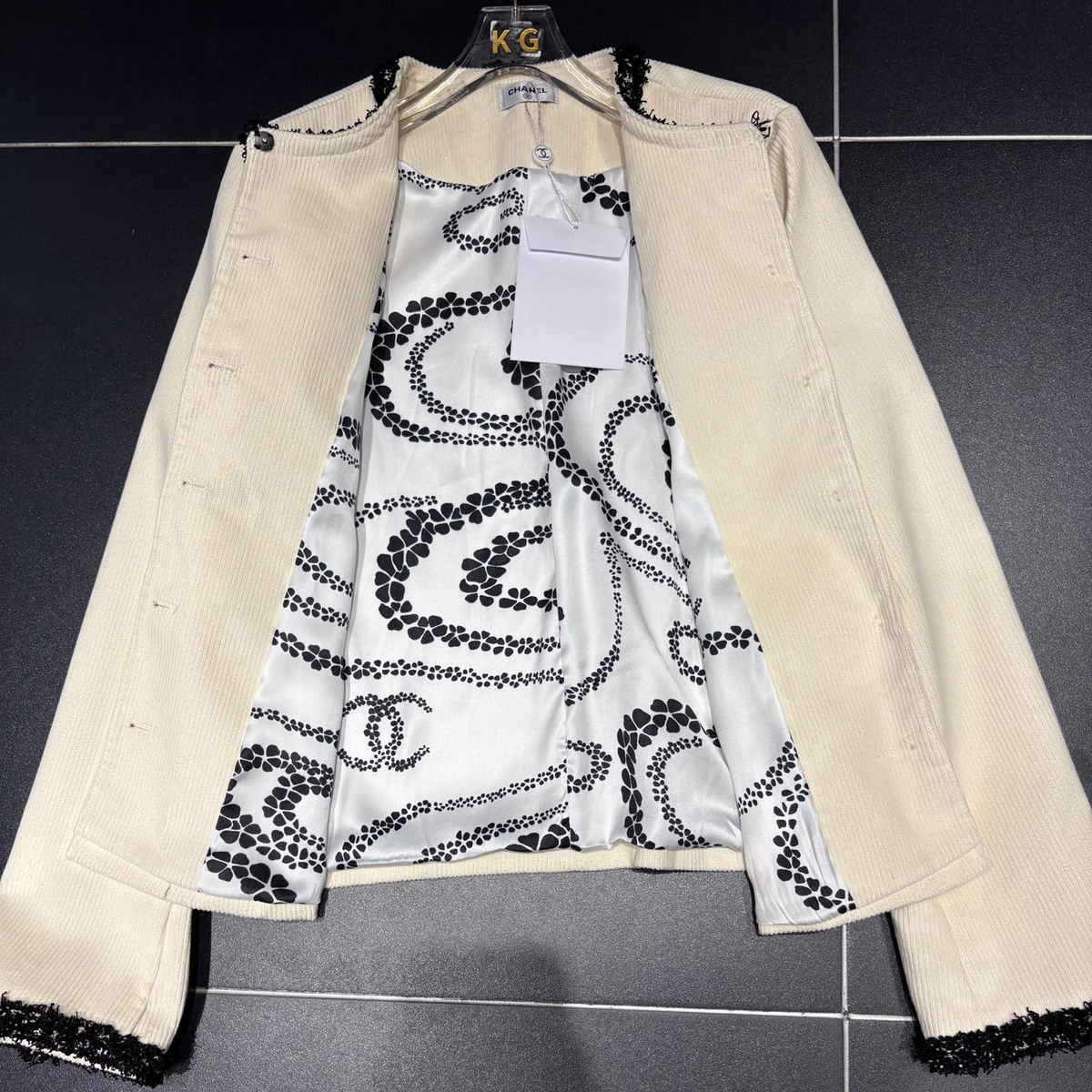 New Black and White Women's SweatersXC052026092101